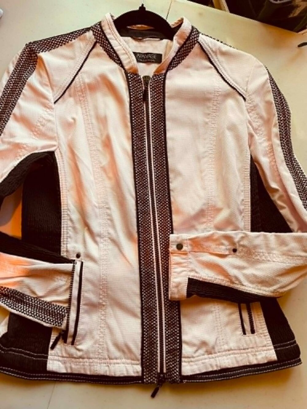 APANAGE  BLUSH PINK Jacket Black Contrast Trim Zip Front Europeen style, Sz. XS